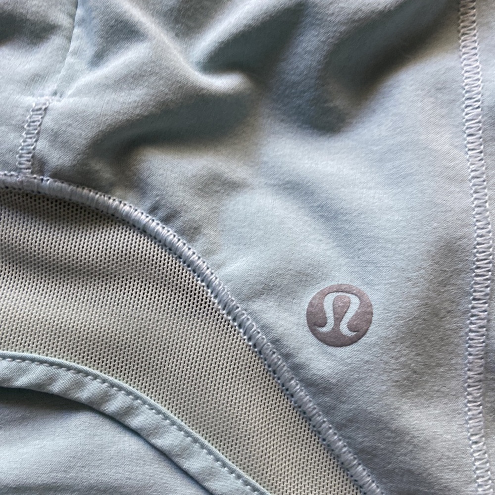 Lululemon Hotty Toddy Shorts 2.5” inseam - Picture 4 of 6